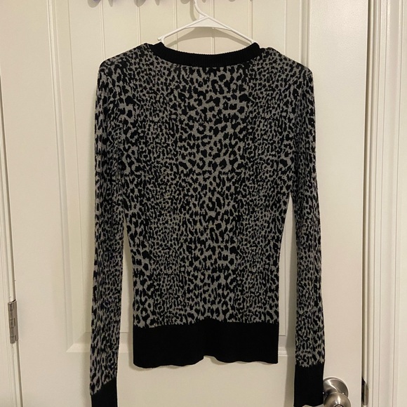 French Connection‎ women’s gray leopard print knit stretch sweater medium - Picture 7 of 8